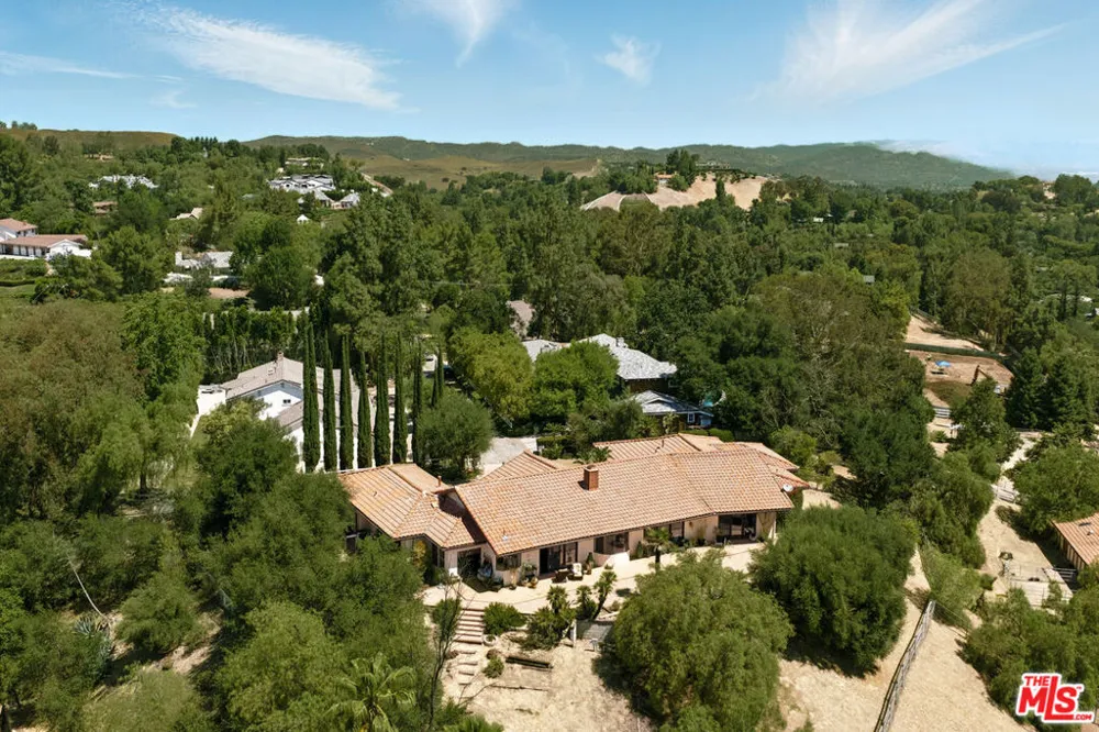 24926 Jim Bridger Road Hidden Hills, CA 91302