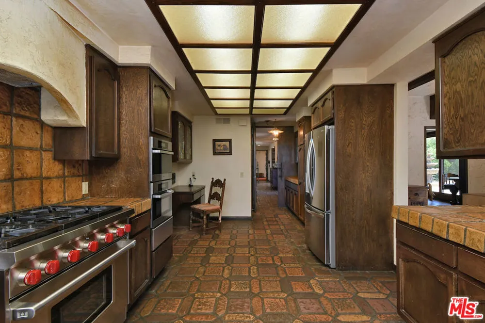 24926 Jim Bridger Road Hidden Hills, CA 91302