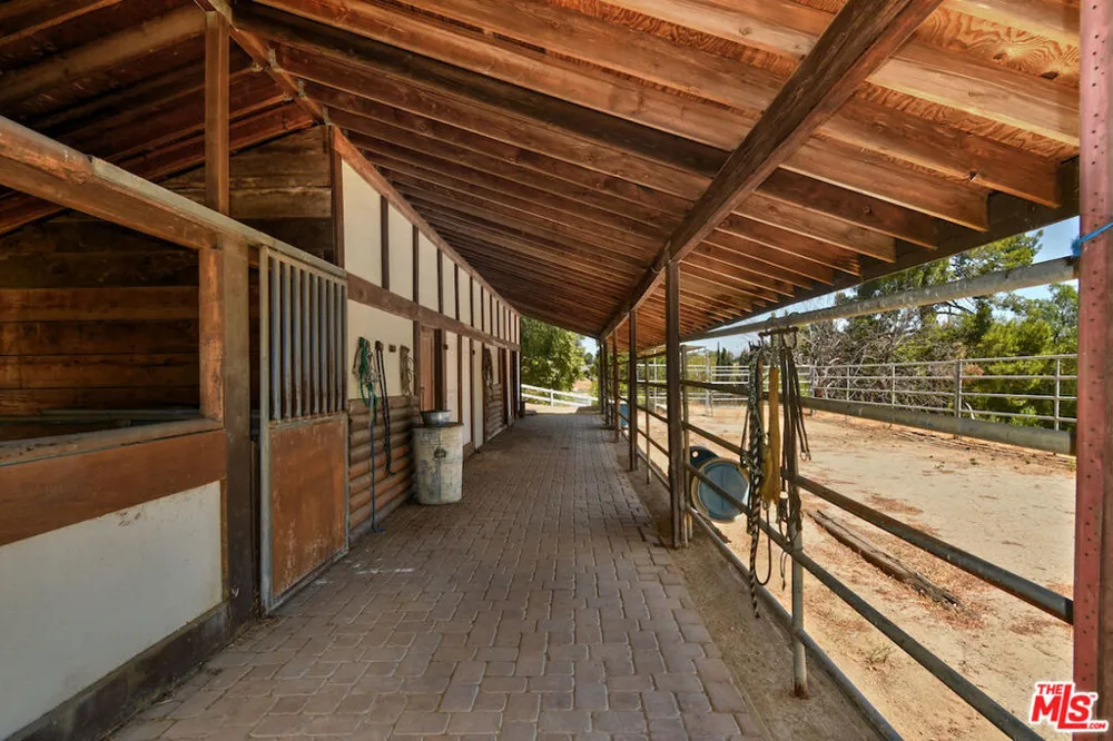 24926 Jim Bridger Road Hidden Hills, CA 91302