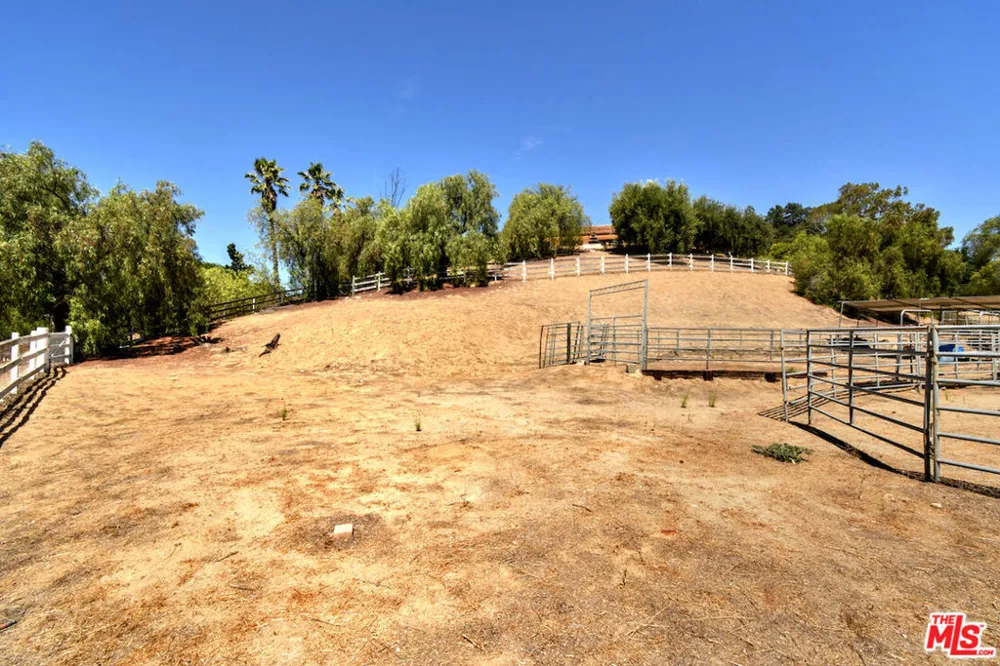 24926 Jim Bridger Road Hidden Hills, CA 91302