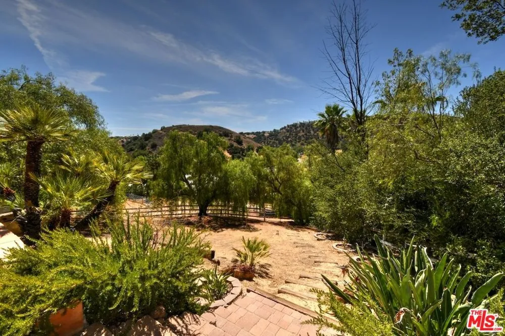 24926 Jim Bridger Road Hidden Hills, CA 91302