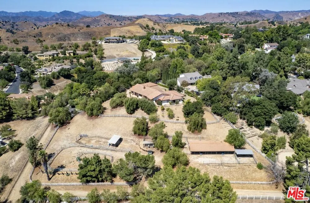 24926 Jim Bridger Road Hidden Hills, CA 91302