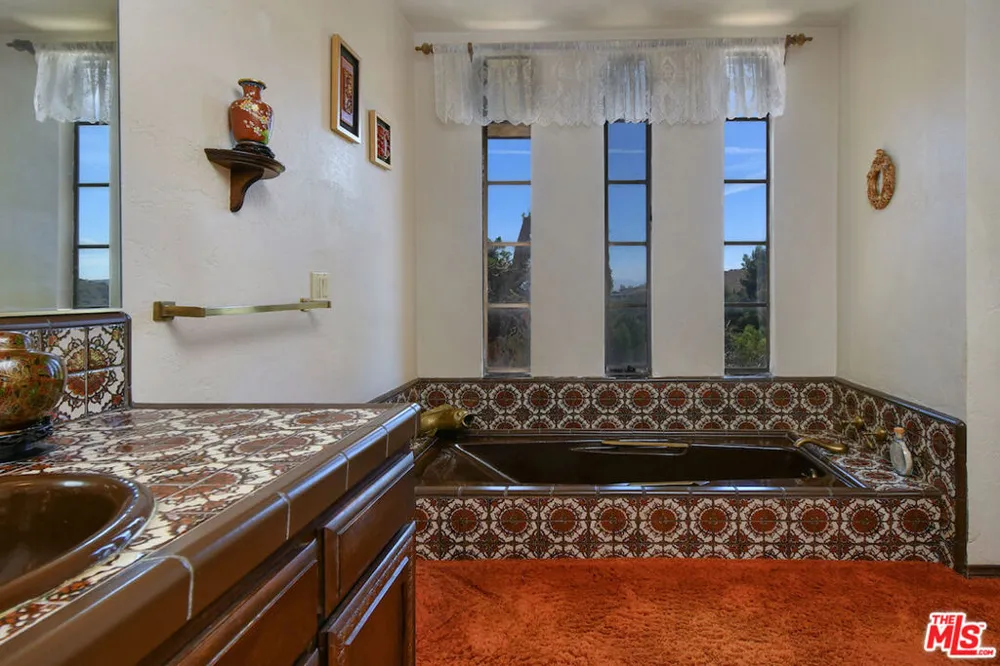 24926 Jim Bridger Road Hidden Hills, CA 91302