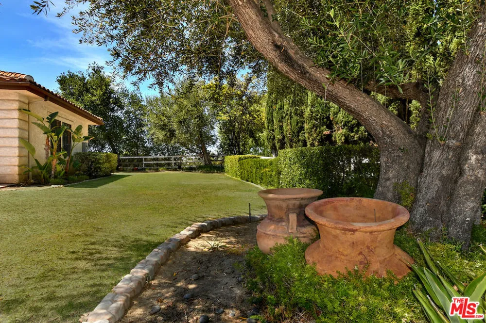 24926 Jim Bridger Road Hidden Hills, CA 91302