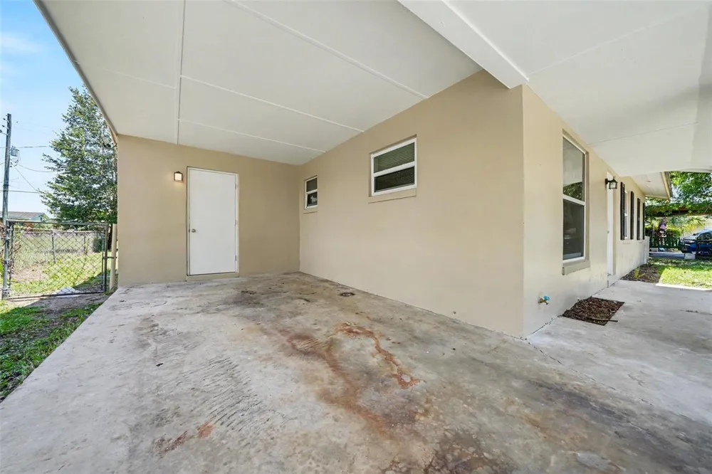 1895 S IVEY LANE Orlando, FL 32811