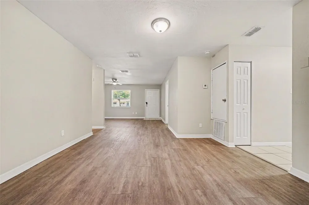 1895 S IVEY LANE Orlando, FL 32811
