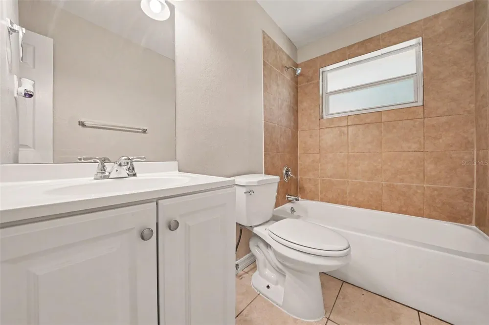 1895 S IVEY LANE Orlando, FL 32811