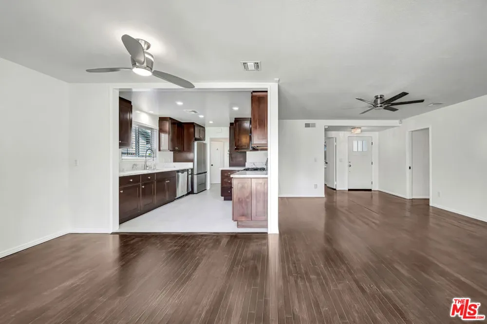 23008 Hamlin Street West Hills, CA 91307