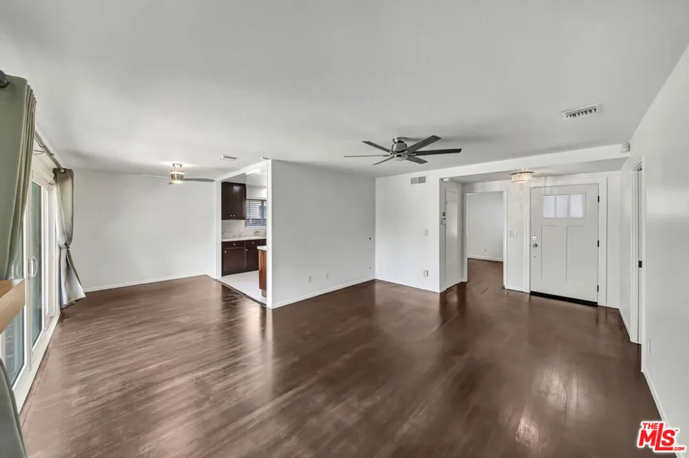 23008 Hamlin Street West Hills, CA 91307
