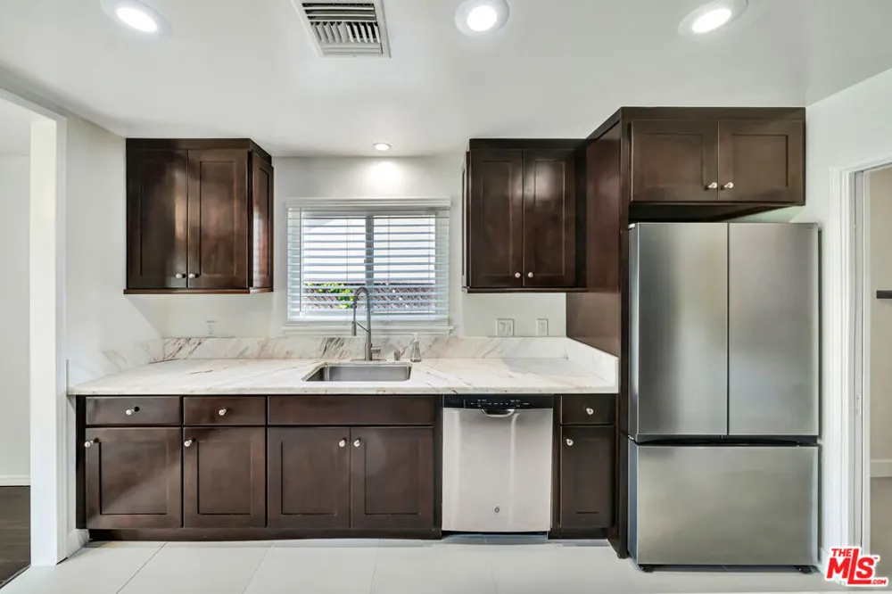 23008 Hamlin Street West Hills, CA 91307