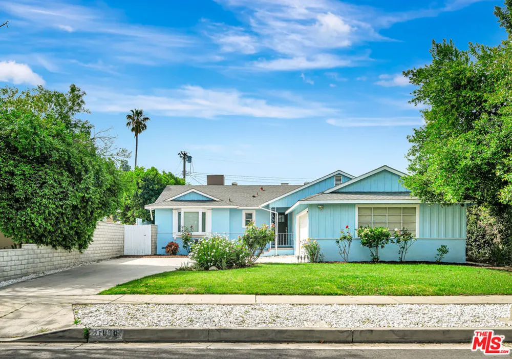 23008 Hamlin Street West Hills, CA 91307