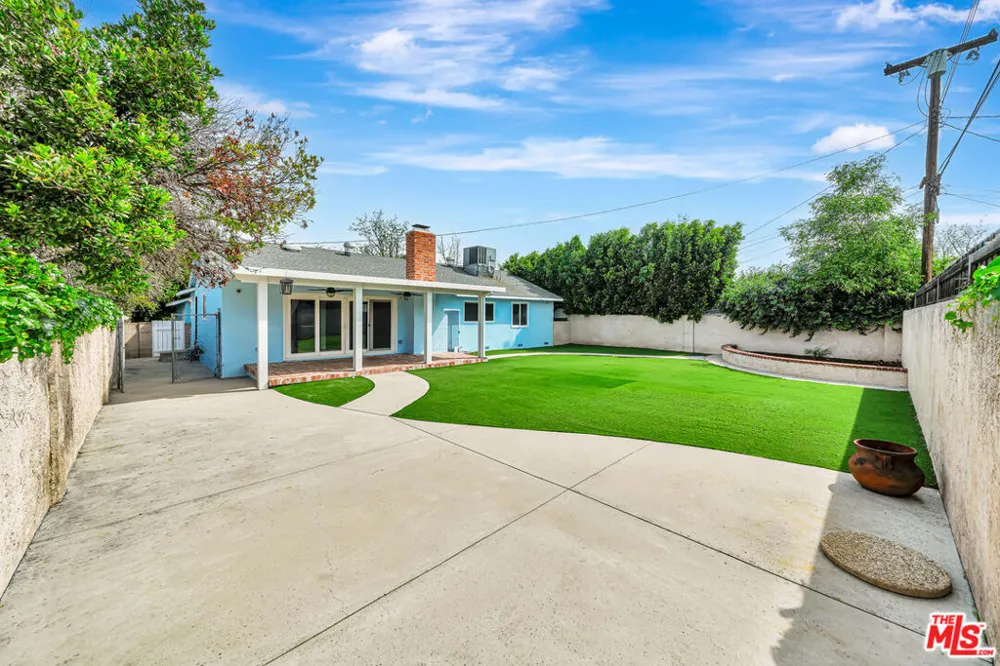 23008 Hamlin Street West Hills, CA 91307