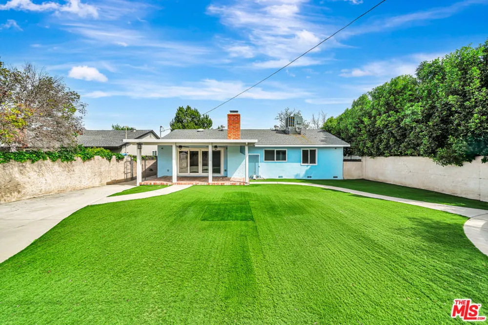 23008 Hamlin Street West Hills, CA 91307