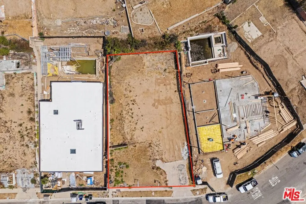 18439 Wakecrest Drive Malibu, CA 90265