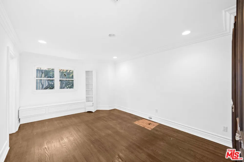716 Beverly Drive Beverly Hills, CA 90210