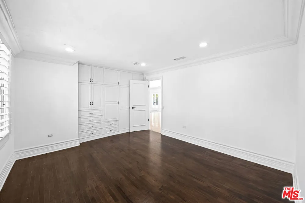 716 Beverly Drive Beverly Hills, CA 90210