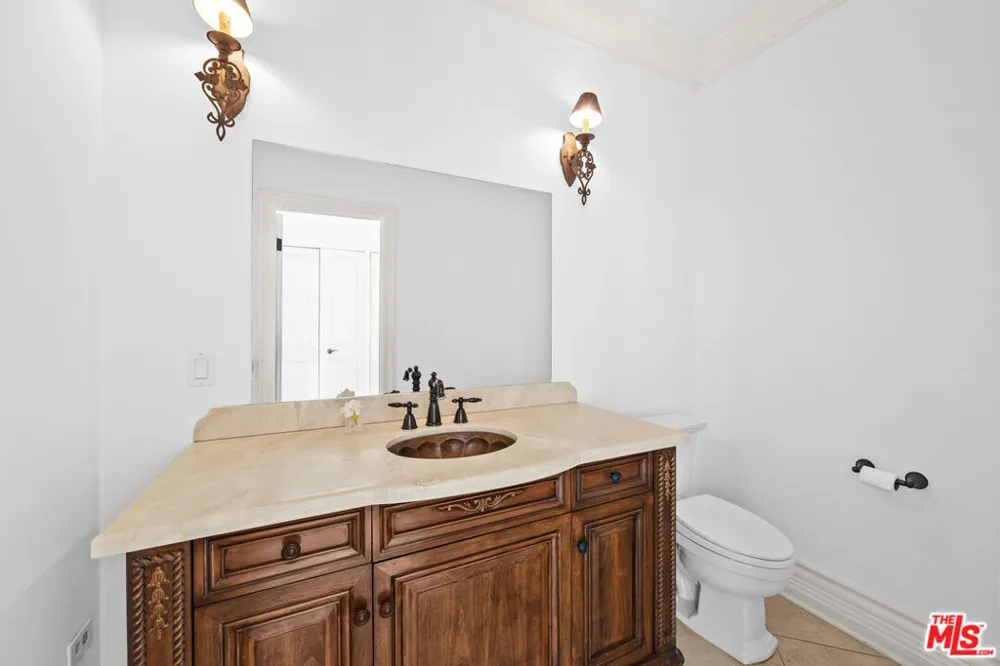 716 Beverly Drive Beverly Hills, CA 90210