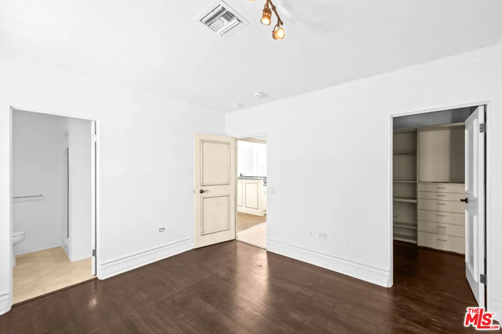 716 Beverly Drive Beverly Hills, CA 90210