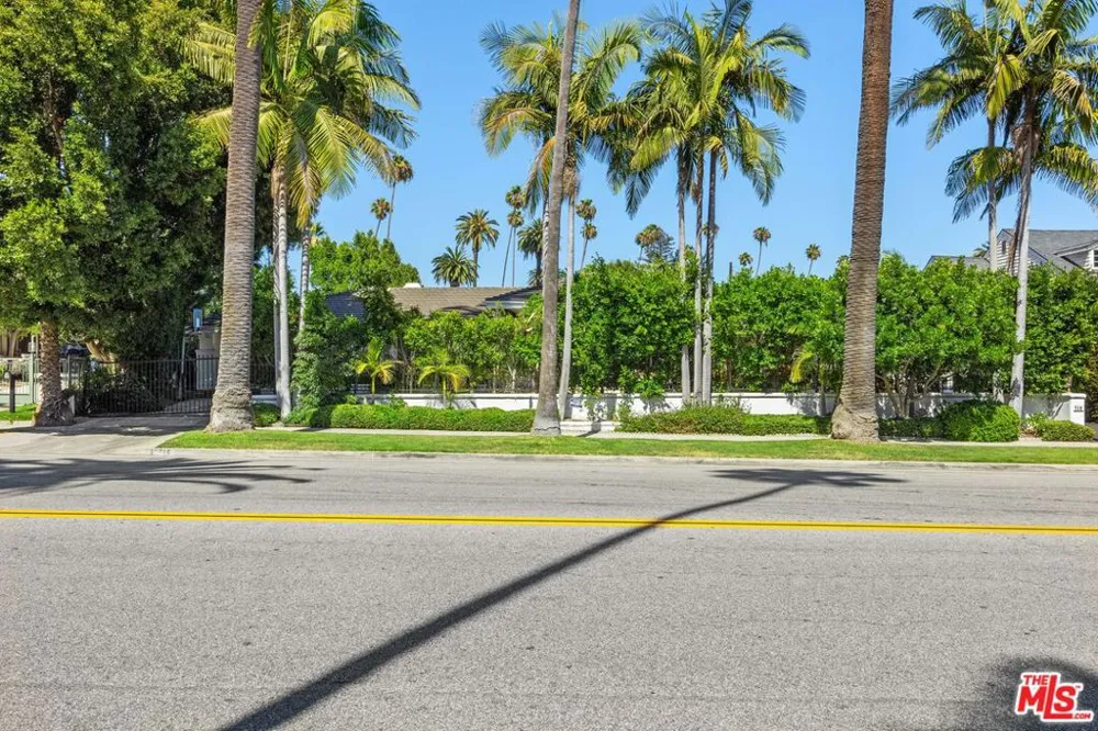 716 Beverly Drive Beverly Hills, CA 90210