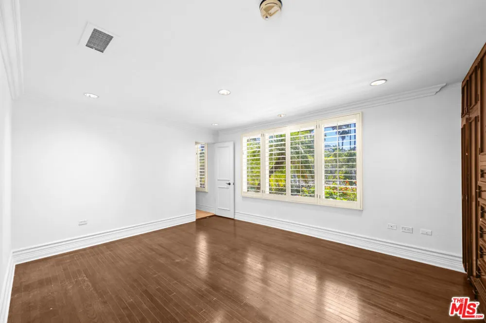 716 Beverly Drive Beverly Hills, CA 90210