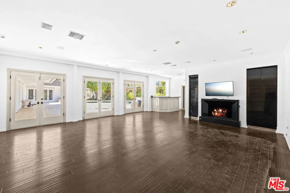 716 Beverly Drive Beverly Hills, CA 90210