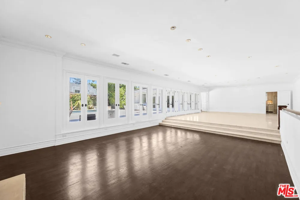716 Beverly Drive Beverly Hills, CA 90210