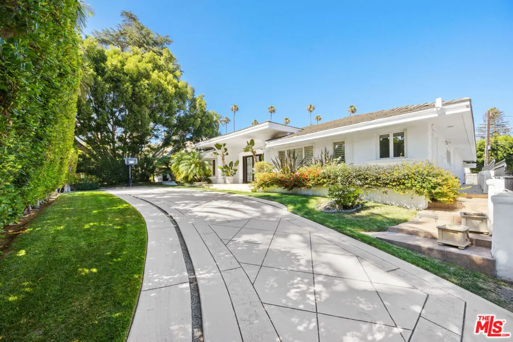 716 Beverly Drive Beverly Hills, CA 90210