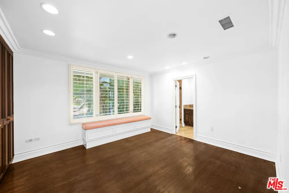 716 Beverly Drive Beverly Hills, CA 90210