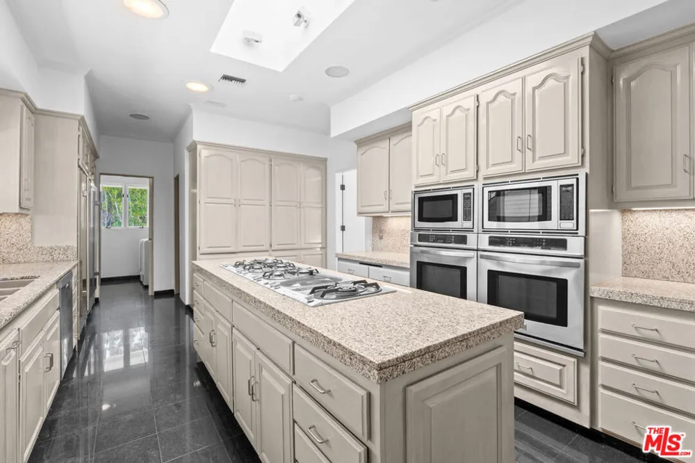 716 Beverly Drive Beverly Hills, CA 90210