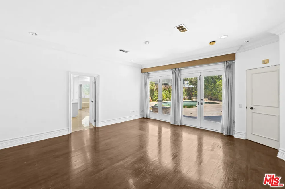 716 Beverly Drive Beverly Hills, CA 90210