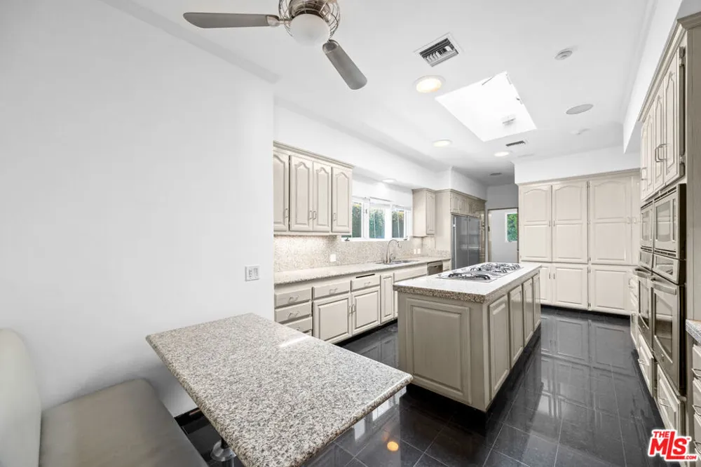 716 Beverly Drive Beverly Hills, CA 90210