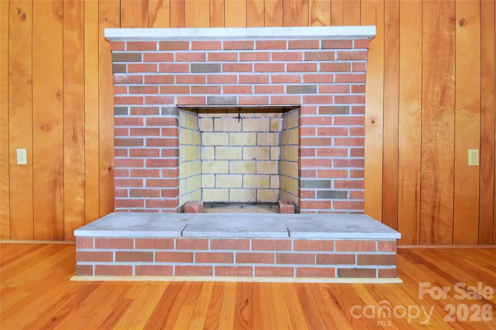605 S Buena Vista Drive Hendersonville, NC 28792