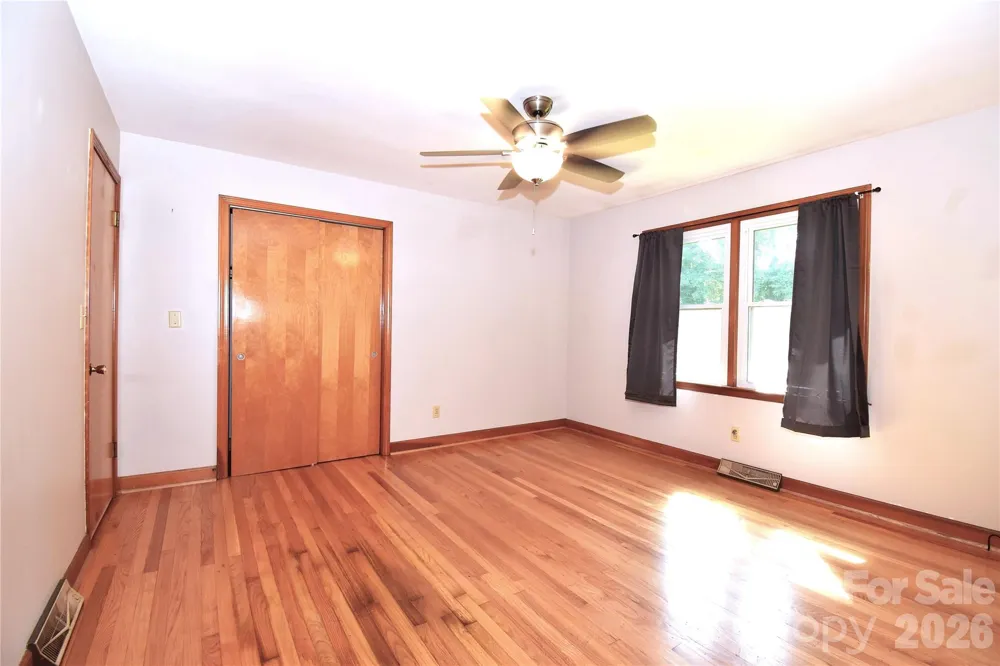 605 S Buena Vista Drive Hendersonville, NC 28792
