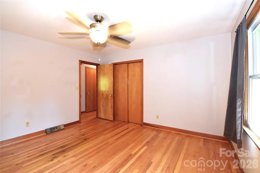 605 S Buena Vista Drive Hendersonville, NC 28792