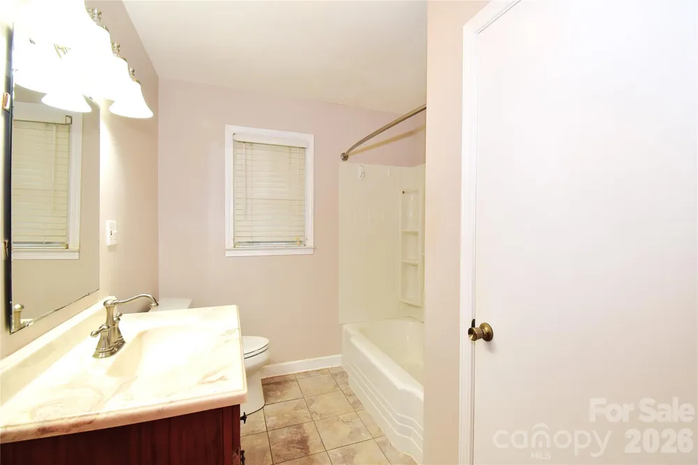 605 S Buena Vista Drive Hendersonville, NC 28792