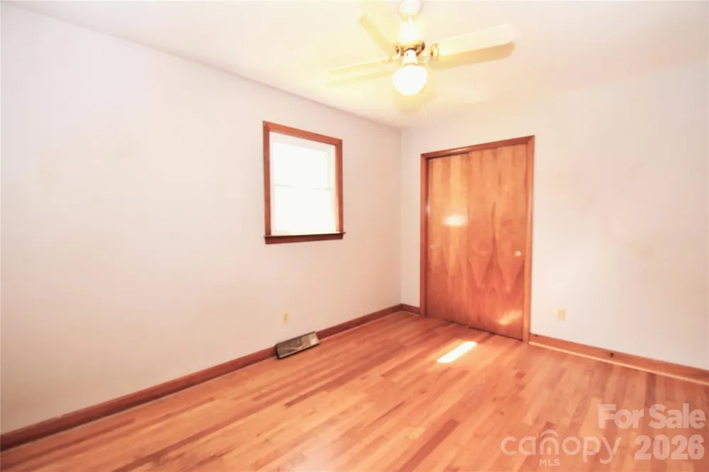 605 S Buena Vista Drive Hendersonville, NC 28792