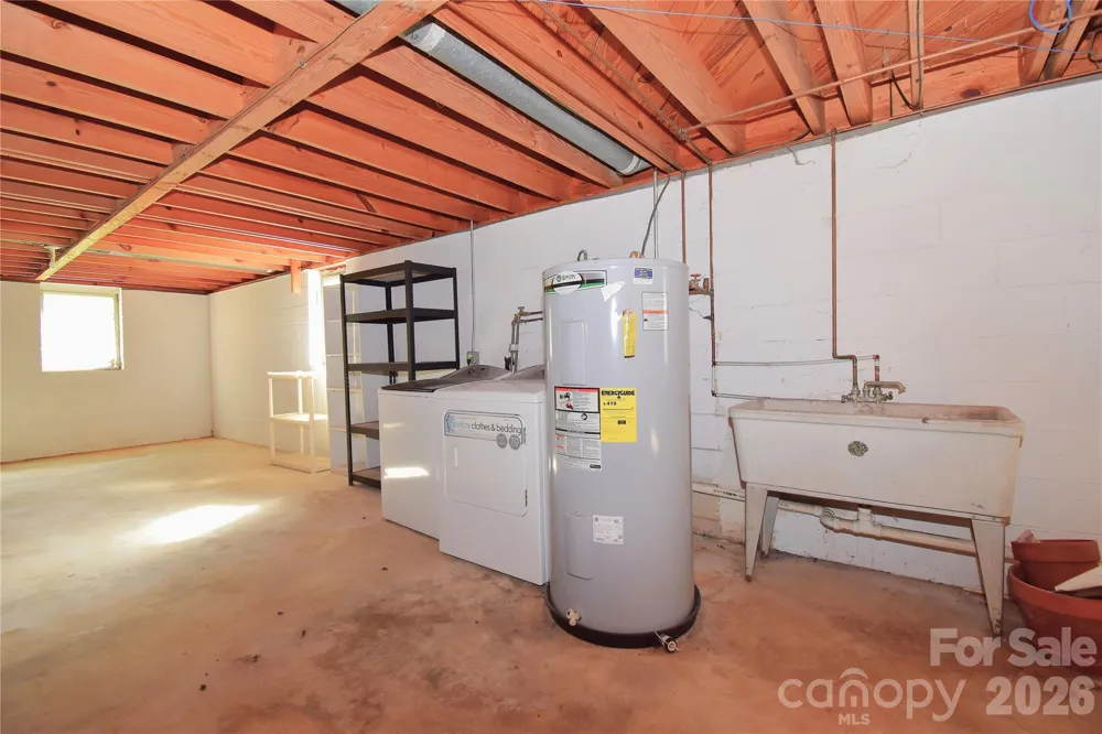 605 S Buena Vista Drive Hendersonville, NC 28792