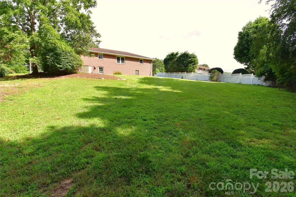 605 S Buena Vista Drive Hendersonville, NC 28792