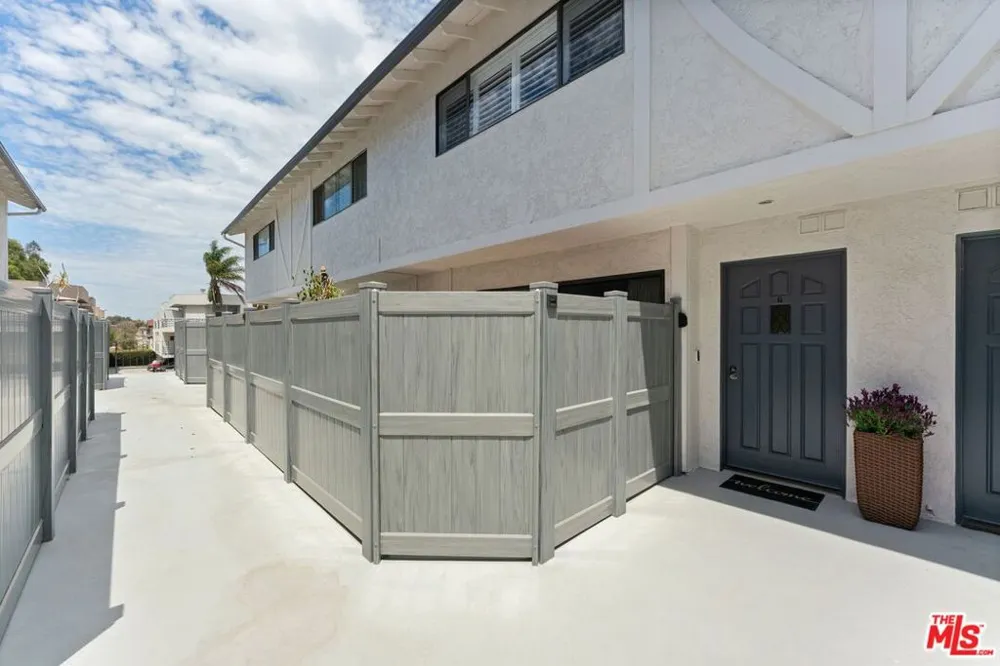 1456 Manhattan Beach Boulevard #G Manhattan Beach, CA 90266