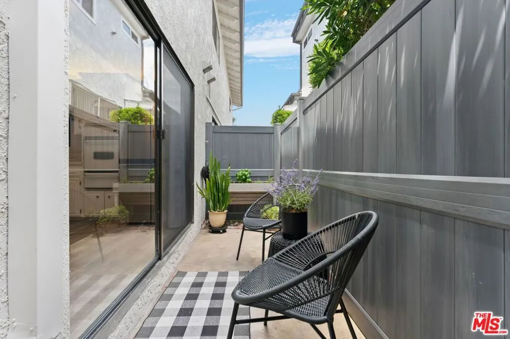 1456 Manhattan Beach Boulevard #G Manhattan Beach, CA 90266