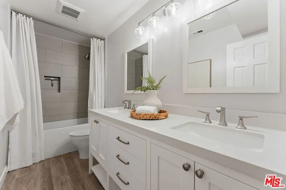 1456 Manhattan Beach Boulevard #G Manhattan Beach, CA 90266
