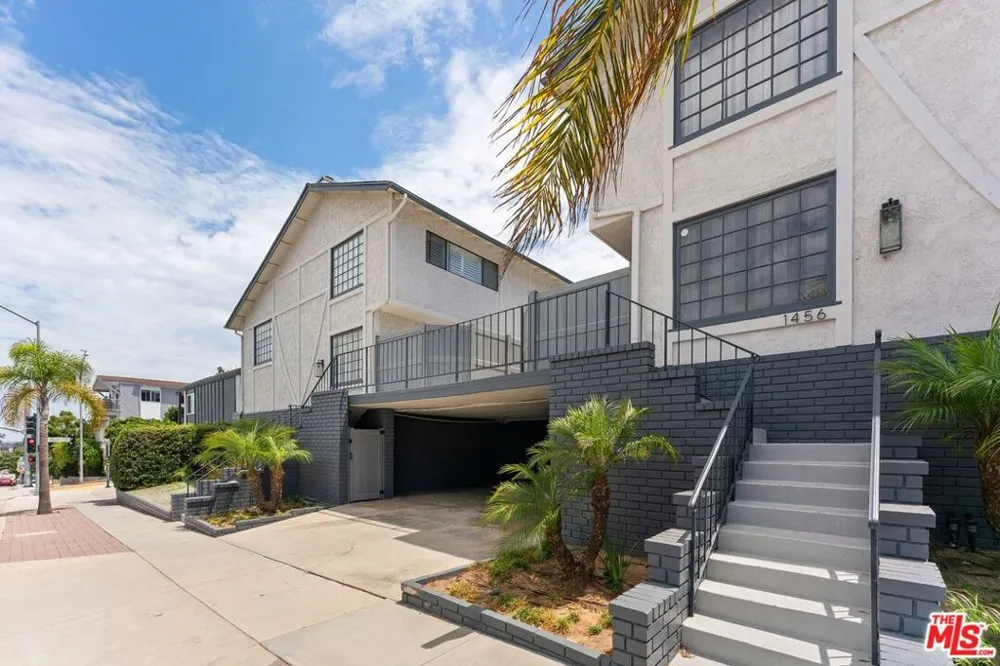 1456 Manhattan Beach Boulevard #G Manhattan Beach, CA 90266