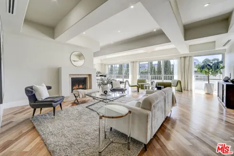 339 Palm Drive #201