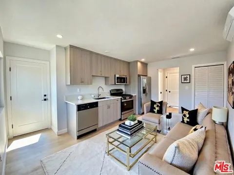 3207 W 3rd Street #7
