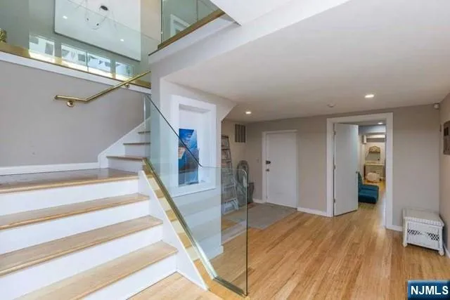 192 Stonehurst Drive Tenafly, NJ 07670