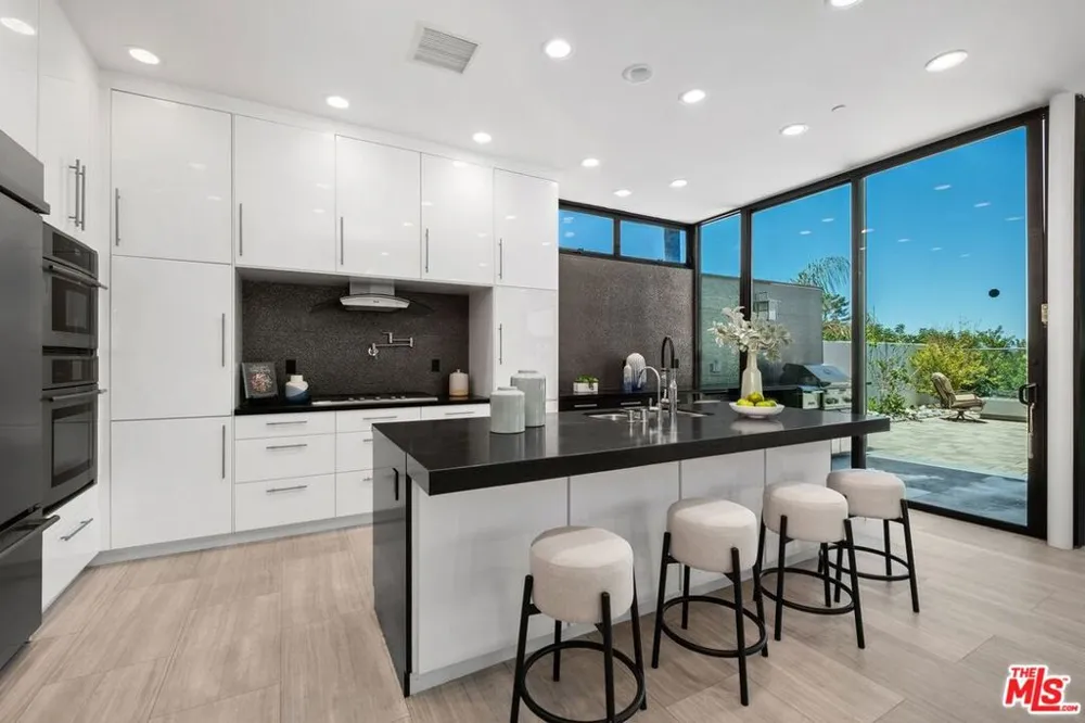 3144 Alta Laguna Boulevard Laguna Beach, CA 92651