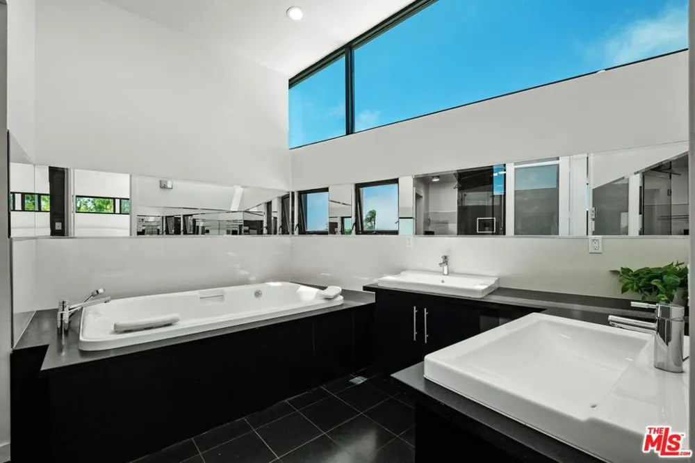3144 Alta Laguna Boulevard Laguna Beach, CA 92651