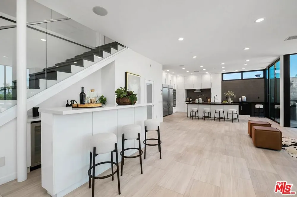 3144 Alta Laguna Boulevard Laguna Beach, CA 92651