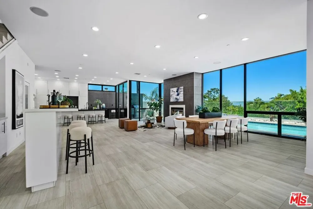 3144 Alta Laguna Boulevard Laguna Beach, CA 92651