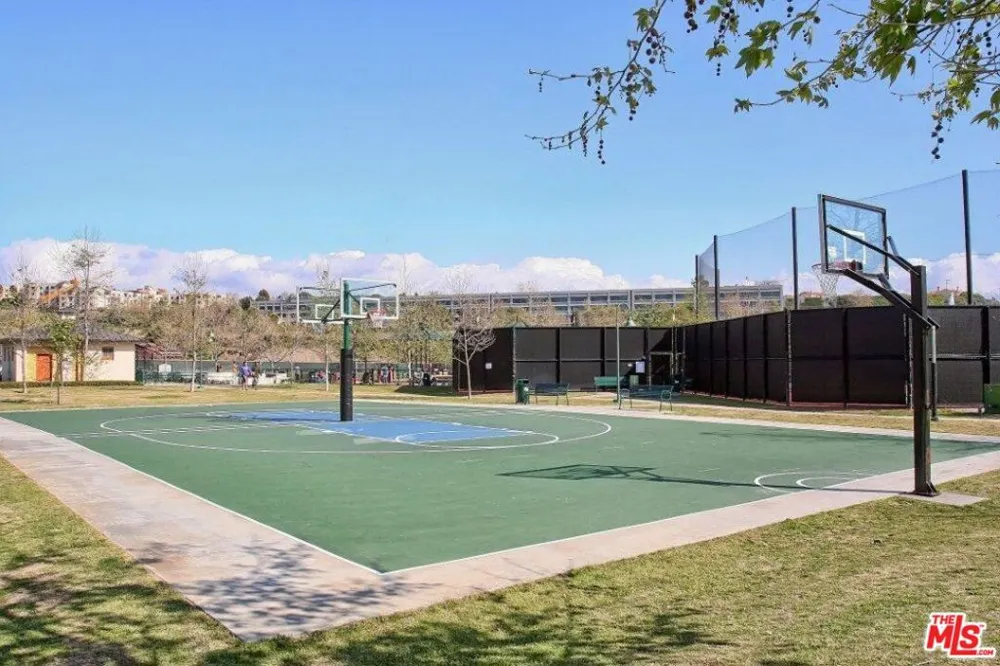 12534 W Fielding Circle #3 Playa Vista, CA 90094